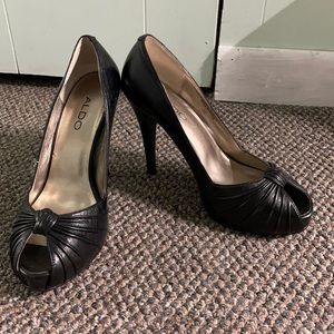 Like NEW Black Pumps 🚨🚨🚨